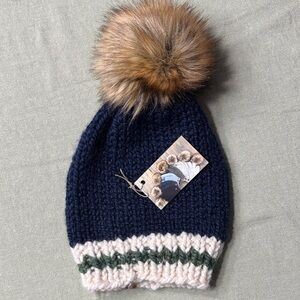 Adult Toque Beanie Hand Knit w/Navy Pompom, Faux Fur. NWT.